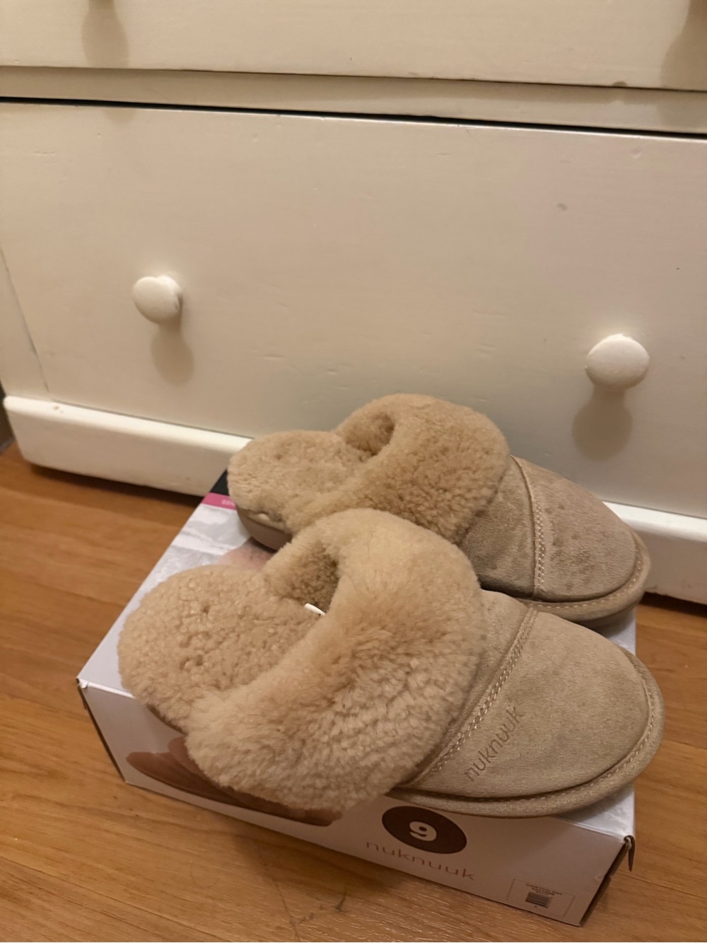 Cozy Shearling-Lined Women’s Slippers - Tan
